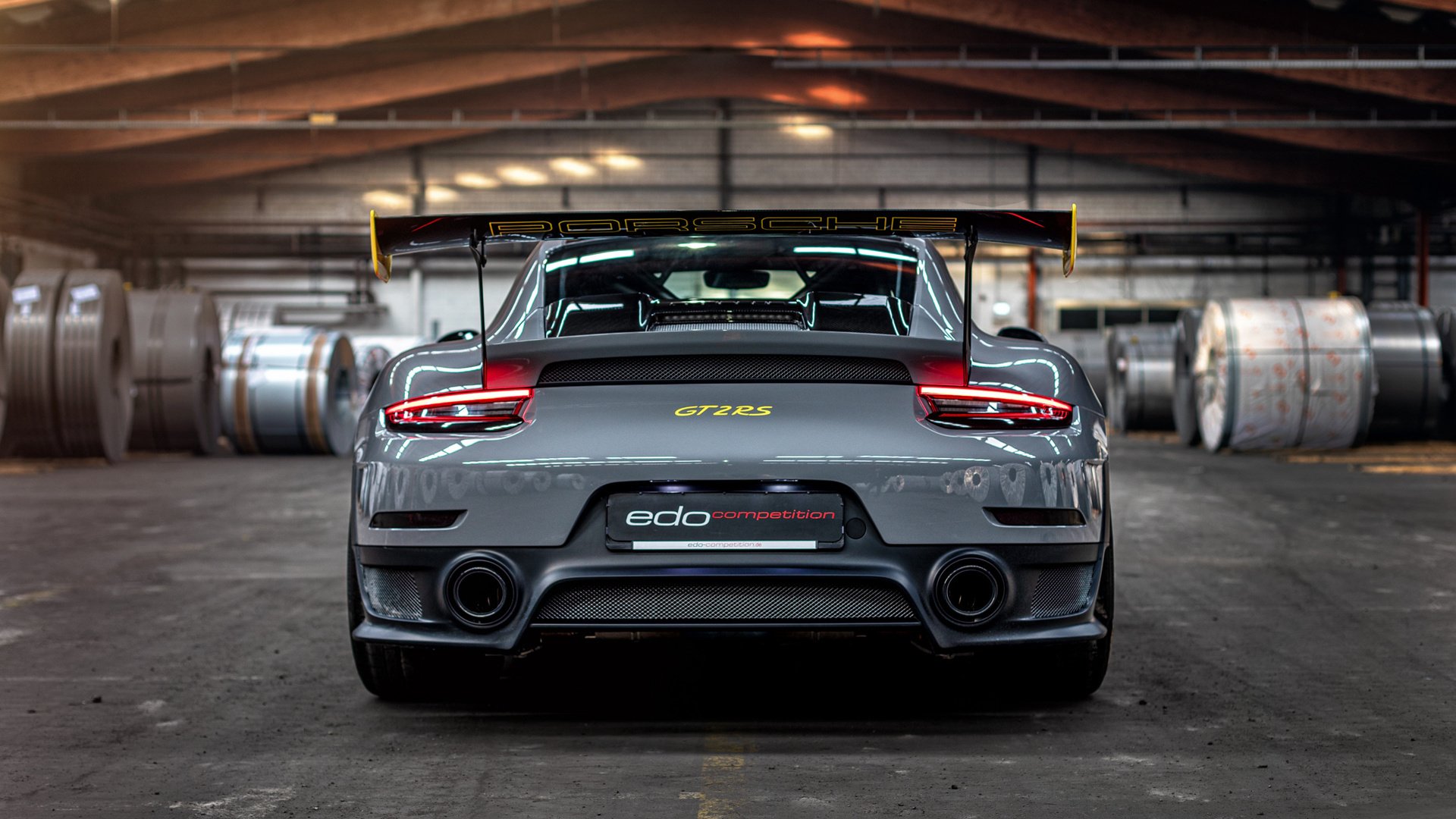 皮克一锤定音！喀麦隆闪电战击溃佛罗伦萨，非洲足球的欧洲震撼夜