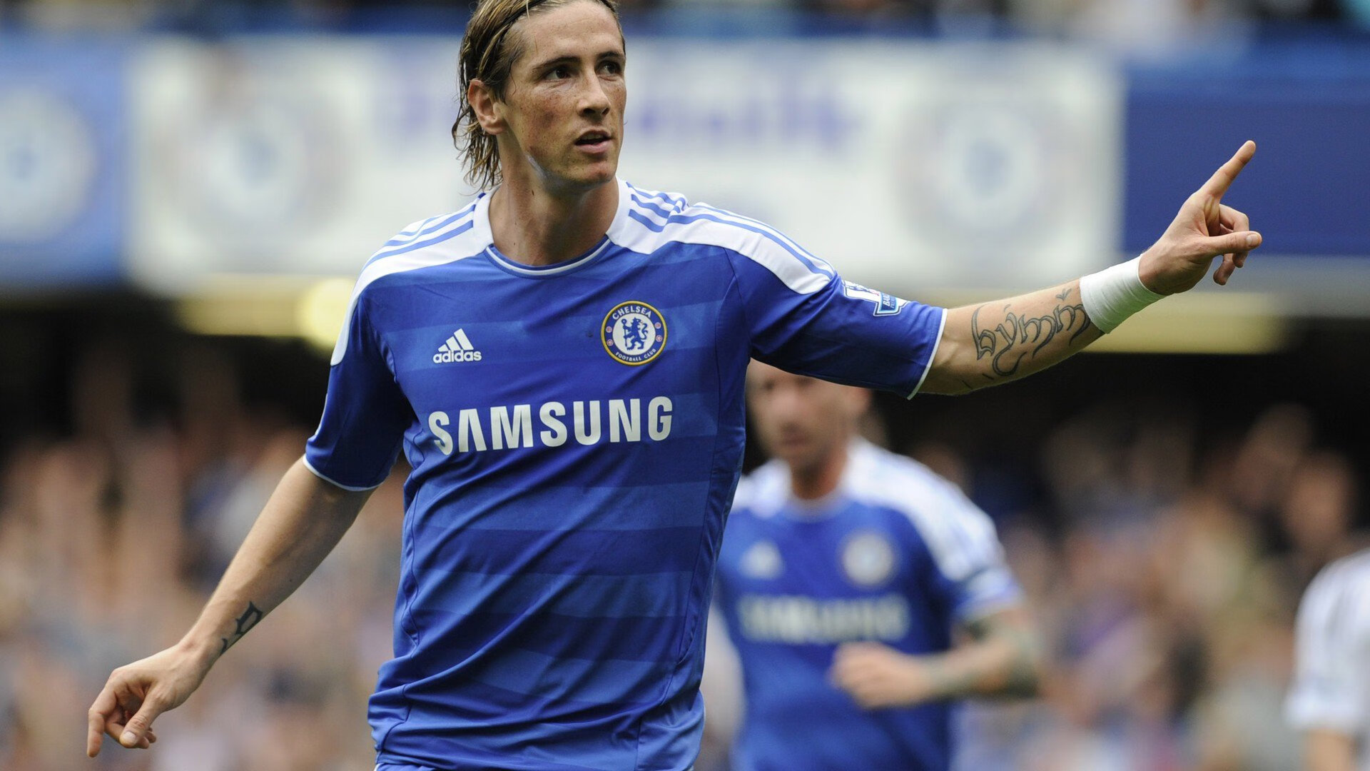 赛道与球场，当乔治在F1街道赛接管比赛，勇士在主场力克国王